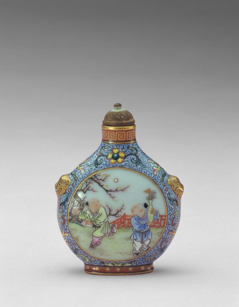 图片[1]-Porcelain snuff bottle with animal ears painted in pastel paint-China Archive